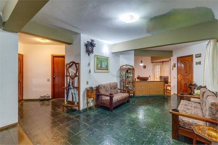 Casa à venda com 3 quartos, 250m² em Jardim Marajoara, São Paulo