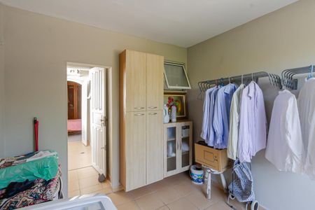 Casa à venda com 270m², 3 quartos e 2 vagasÁrea de Serviço