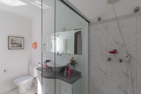 Casa à venda com 270m², 3 quartos e 2 vagasBanheiro da Suíte 1