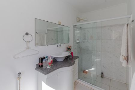 Casa à venda com 270m², 3 quartos e 2 vagasBanheiro da Suíte 1