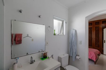 Casa à venda com 270m², 3 quartos e 2 vagasBanheiro da Suíte 3