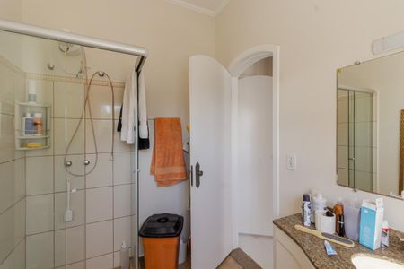 Casa à venda com 270m², 3 quartos e 2 vagasBanheiro da Suíte 2