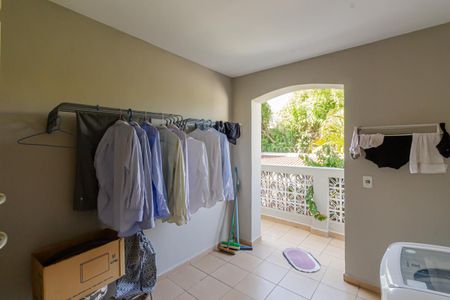 Casa à venda com 270m², 3 quartos e 2 vagasÁrea de Serviço