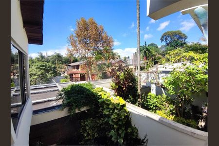 Casa à venda com 446m², 4 quartos e 4 vagas