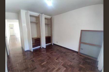 Casa à venda com 446m², 4 quartos e 4 vagas