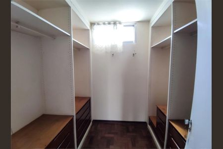 Casa à venda com 446m², 4 quartos e 4 vagas