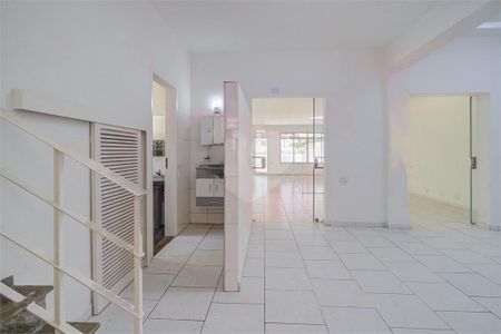 Casa à venda com 315m², 4 quartos e 6 vagas