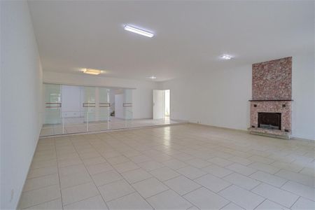 Casa à venda com 4 quartos, 315m² em Campo Belo, São Paulo