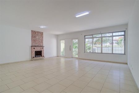 Casa à venda com 4 quartos, 315m² em Campo Belo, São Paulo