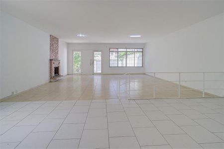 Casa à venda com 315m², 4 quartos e 6 vagas