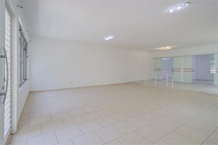 Casa à venda com 315m², 4 quartos e 6 vagas