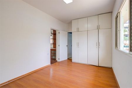 Casa à venda com 315m², 4 quartos e 6 vagas