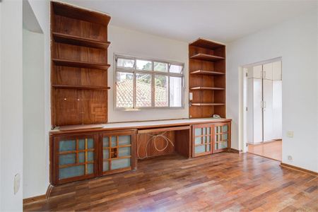 Casa à venda com 315m², 4 quartos e 6 vagas