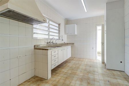 Casa à venda com 315m², 4 quartos e 6 vagas