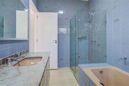 Casa à venda com 315m², 4 quartos e 6 vagas