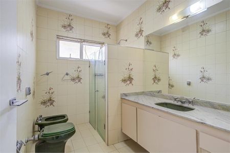 Casa à venda com 315m², 4 quartos e 6 vagas