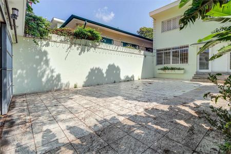 Casa à venda com 315m², 4 quartos e 6 vagas