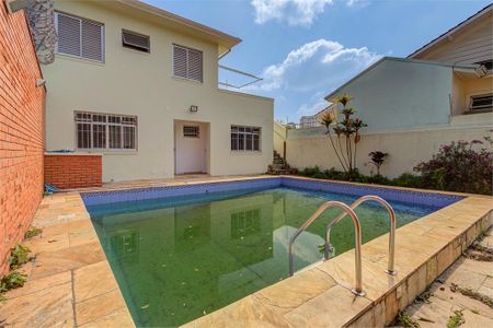 Casa à venda com 315m², 4 quartos e 6 vagas