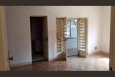 Casa à venda com 242m², 3 quartos e 8 vagas