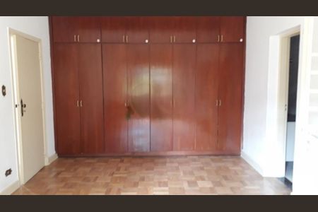 Casa à venda com 242m², 3 quartos e 8 vagas