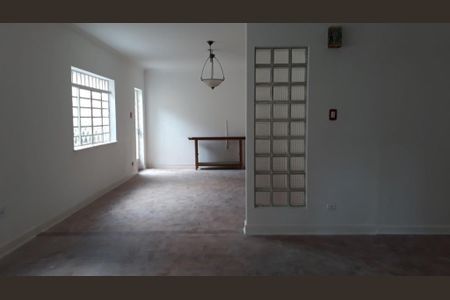 Casa à venda com 242m², 3 quartos e 8 vagas