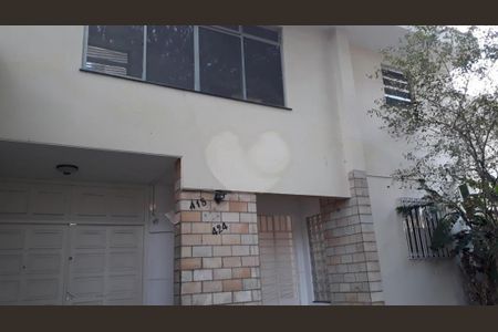 Casa à venda com 242m², 3 quartos e 8 vagas