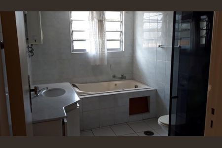 Casa à venda com 242m², 3 quartos e 8 vagas