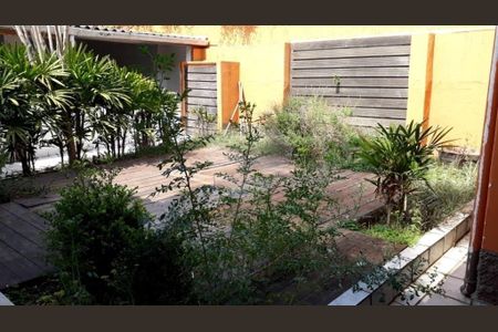 Casa à venda com 242m², 3 quartos e 8 vagas