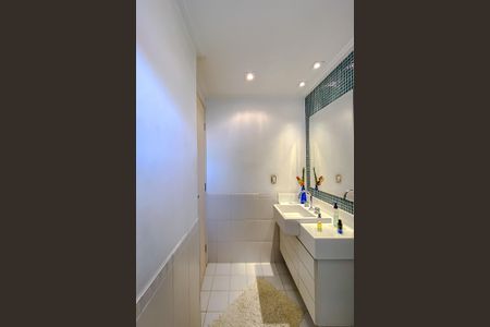 Apartamento à venda com 142m², 3 quartos e 2 vagasBanheiro da Suíte 1