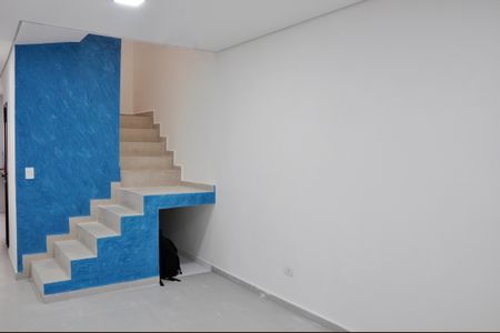 Casa à venda com 168m², 3 quartos e 3 vagas Casa à venda com 168m², 3 quartos e 3 vagasSala