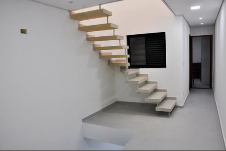 Casa à venda com 168m², 3 quartos e 3 vagas Casa à venda com 168m², 3 quartos e 3 vagasHall dos Quartos