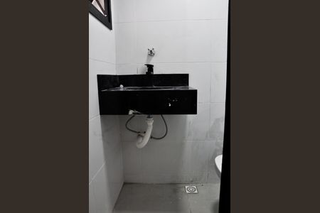 Casa à venda com 168m², 3 quartos e 3 vagas Casa à venda com 168m², 3 quartos e 3 vagasLavabo da Laje