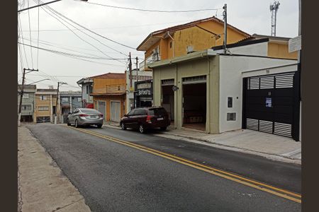 Casa à venda com 168m², 3 quartos e 3 vagas Casa à venda com 168m², 3 quartos e 3 vagasFachada