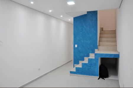 Casa à venda com 168m², 3 quartos e 3 vagas Casa à venda com 168m², 3 quartos e 3 vagasSala