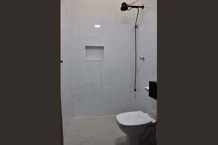 Casa à venda com 168m², 3 quartos e 3 vagas Casa à venda com 168m², 3 quartos e 3 vagasBanheiro Social