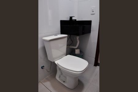 Casa à venda com 168m², 3 quartos e 3 vagas Casa à venda com 168m², 3 quartos e 3 vagasBanheiro Social