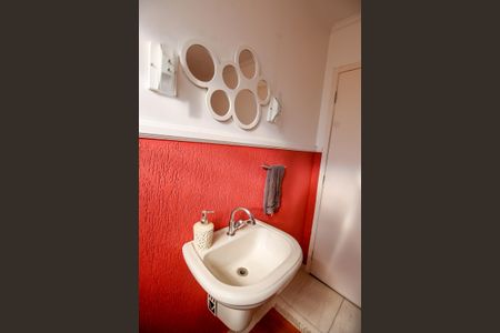 Casa à venda com 179m², 2 quartos e 1 vagaBanheiro 2