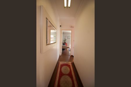 Casa à venda com 179m², 2 quartos e 1 vagaCorredor