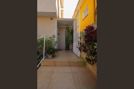 Casa à venda com 179m², 2 quartos e 1 vaga Casa à venda com 179m², 2 quartos e 1 vagaEntrada