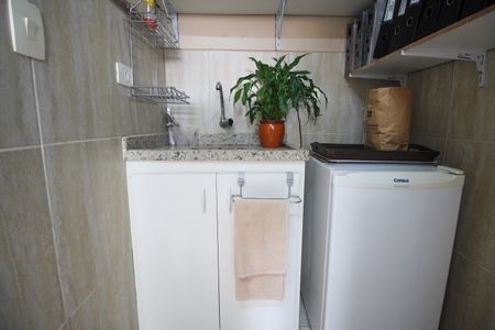 Casa à venda com 179m², 2 quartos e 1 vagaÁrea de Serviço