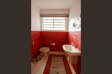 Casa à venda com 179m², 2 quartos e 1 vagaBanheiro 2