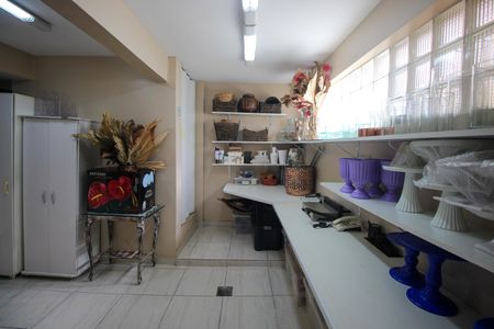 Casa à venda com 179m², 2 quartos e 1 vagaÁrea de Serviço