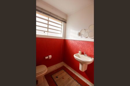 Casa à venda com 179m², 2 quartos e 1 vagaBanheiro 2