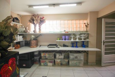 Casa à venda com 179m², 2 quartos e 1 vagaÁrea de Serviço