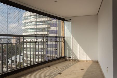 Apartamento à venda com 138m², 3 quartos e 3 vagasVaranda