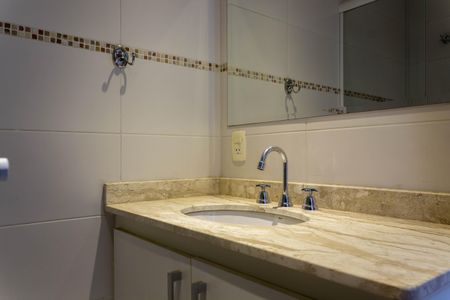 Apartamento à venda com 138m², 3 quartos e 3 vagasBanheiro da Suíte 3