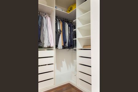 Apartamento à venda com 138m², 3 quartos e 3 vagasCloset da Suíte 1