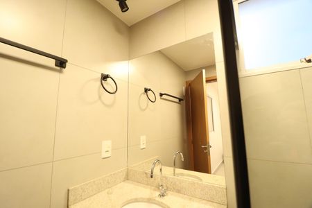 Apartamento para alugar com 60m², 2 quartos e 2 vagasBanheiro do Quarto 1