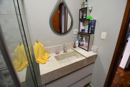 Casa à venda com 255m², 2 quartos e 2 vagasBanheiro