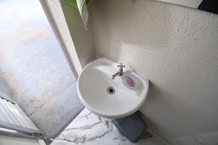 Casa à venda com 255m², 2 quartos e 2 vagasBanheiro de Serviço